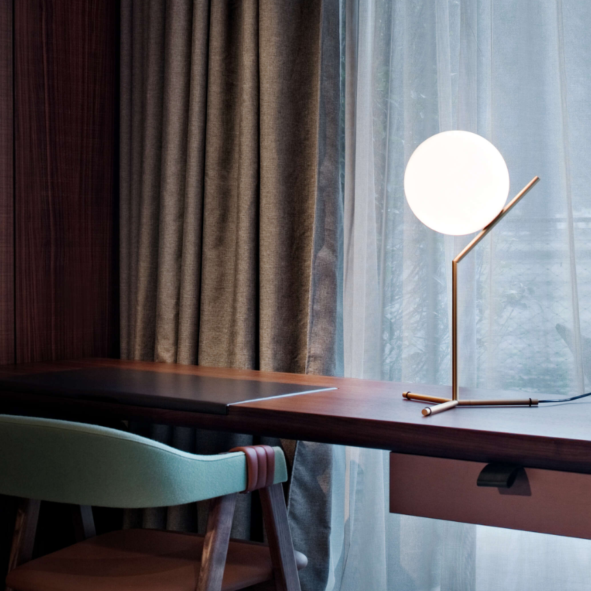 Fashion IC High Table Light